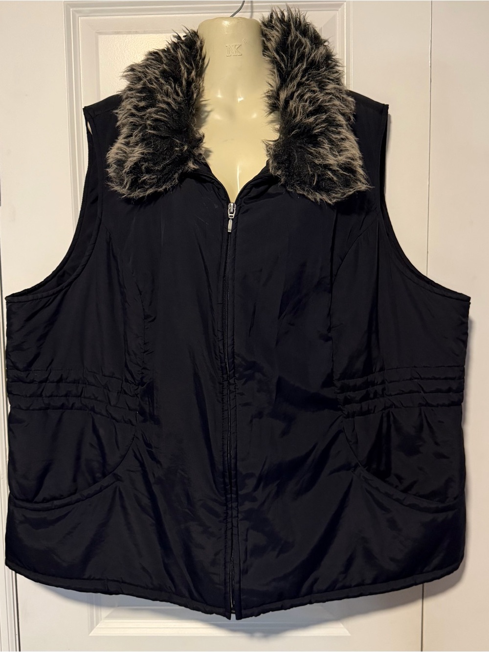 croft & barrow black Quilted Vest with Faux Fur Collar